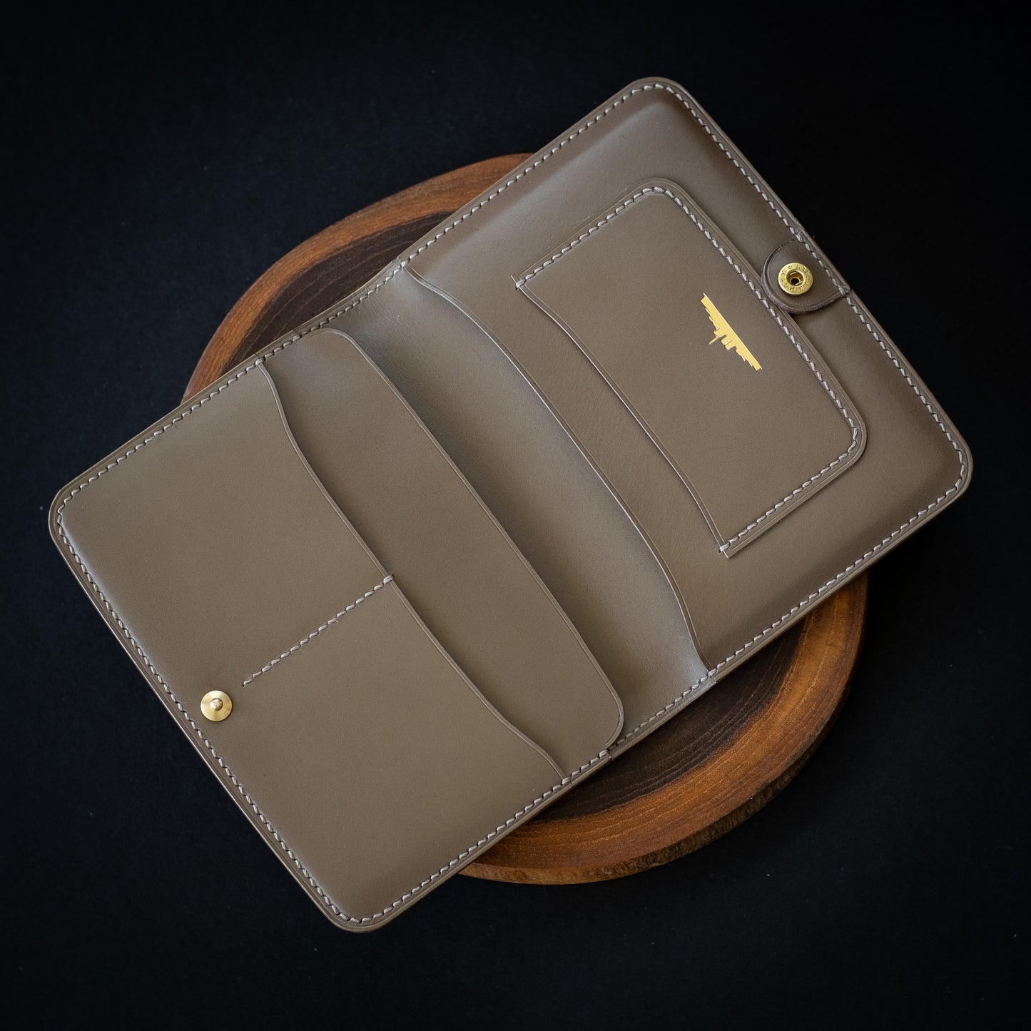 Talavera Travel Wallet, Taupe